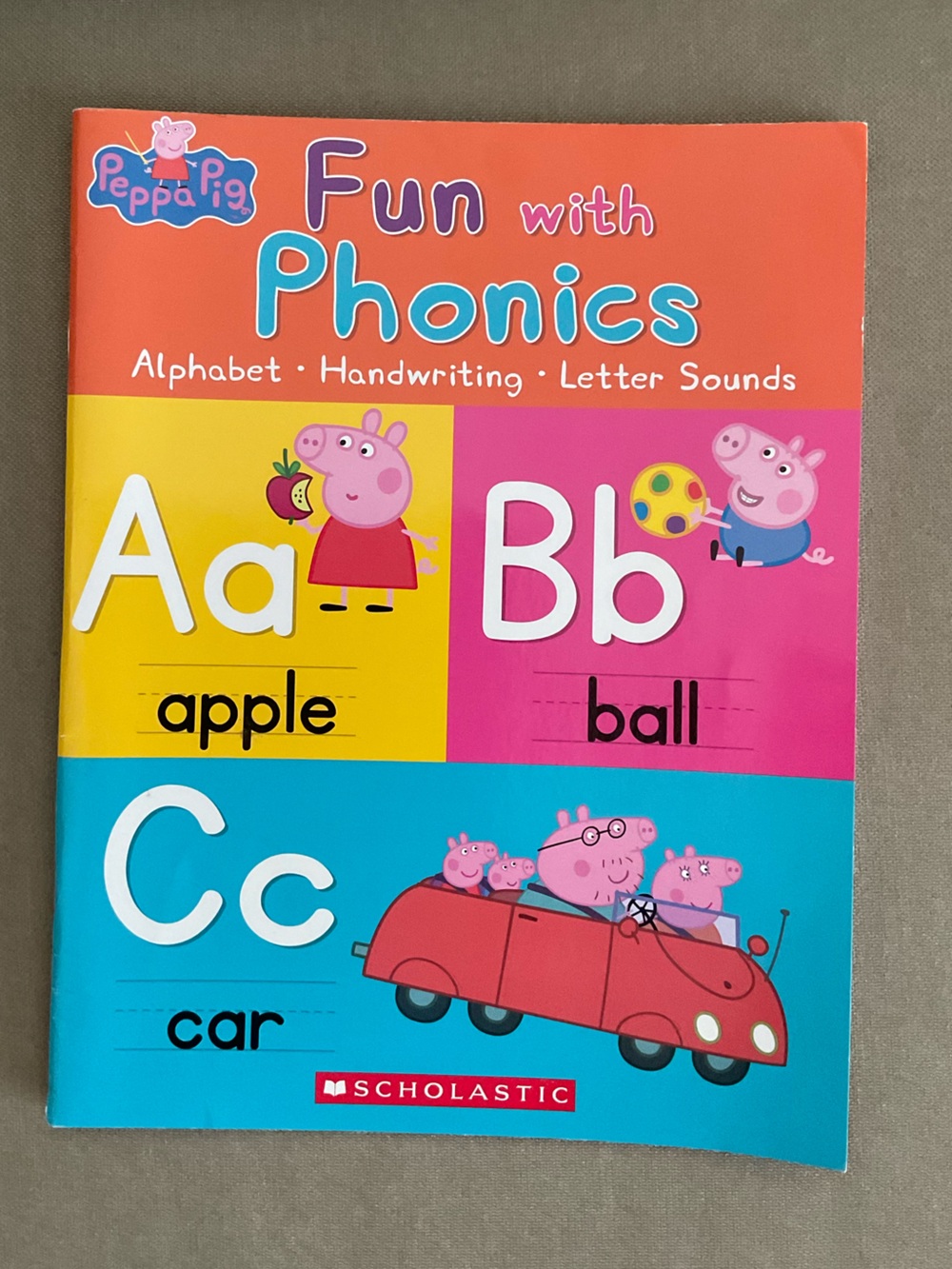Peppa Pig Fun with Phonics Book - scholastic